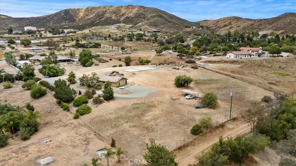 16420 Rocky Glen Road Lake Mathews, CA 92570