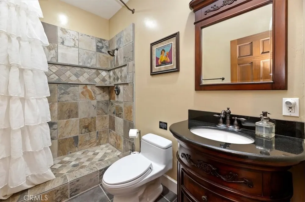 16420 Rocky Glen Road Lake Mathews, CA 92570
