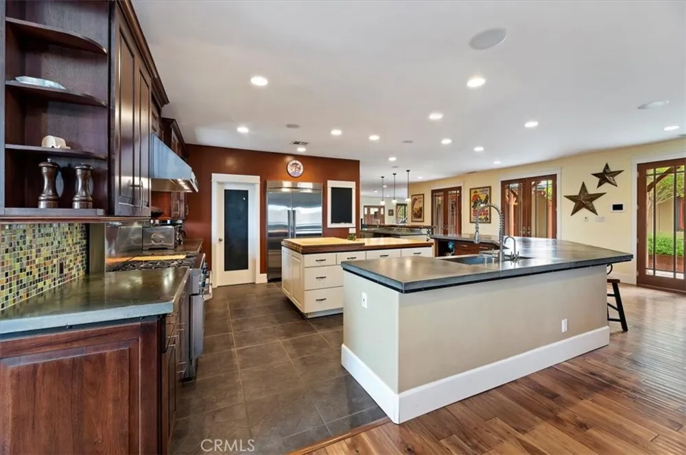 16420 Rocky Glen Road Lake Mathews, CA 92570