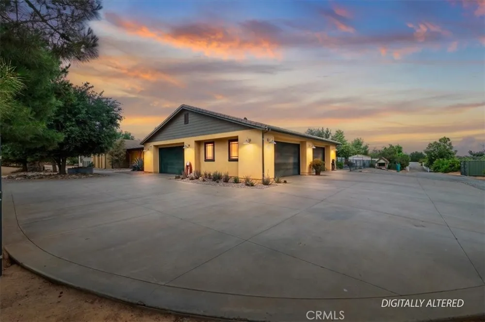 16420 Rocky Glen Road Lake Mathews, CA 92570