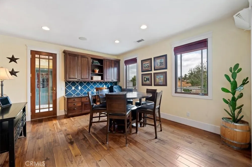 16420 Rocky Glen Road Lake Mathews, CA 92570