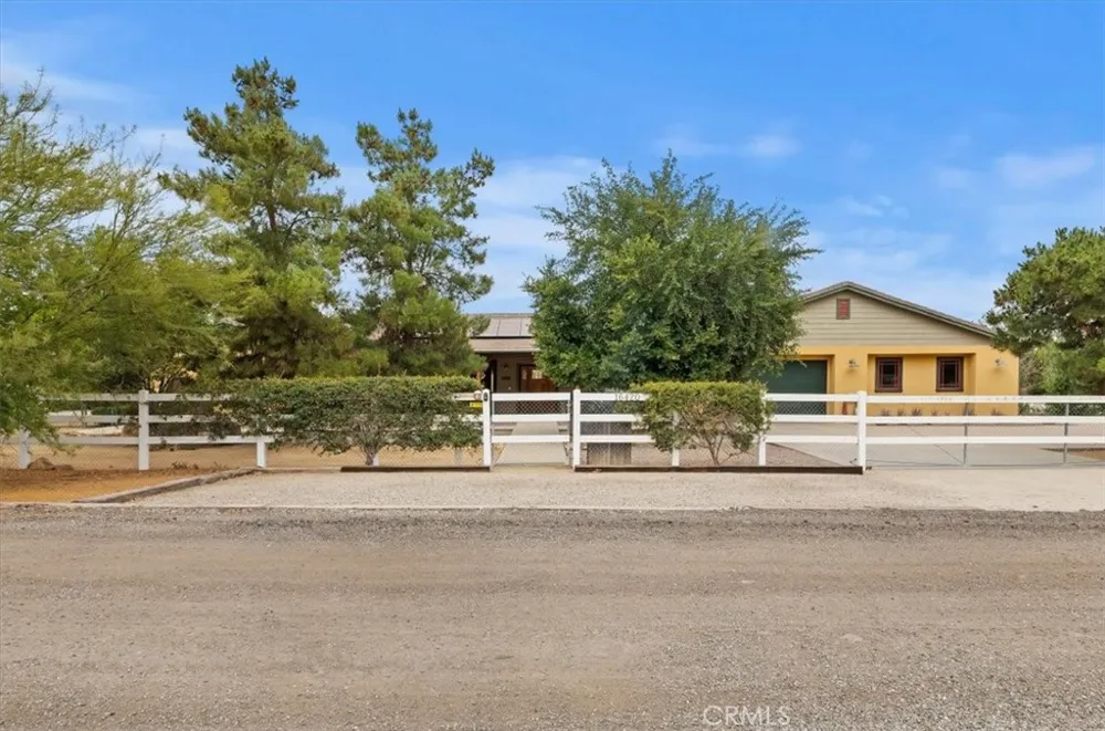 16420 Rocky Glen Road Lake Mathews, CA 92570