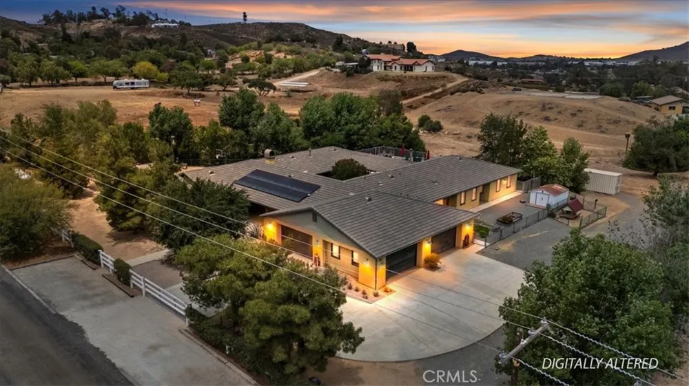 16420 Rocky Glen Road Lake Mathews, CA 92570