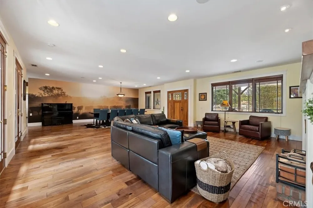 16420 Rocky Glen Road Lake Mathews, CA 92570