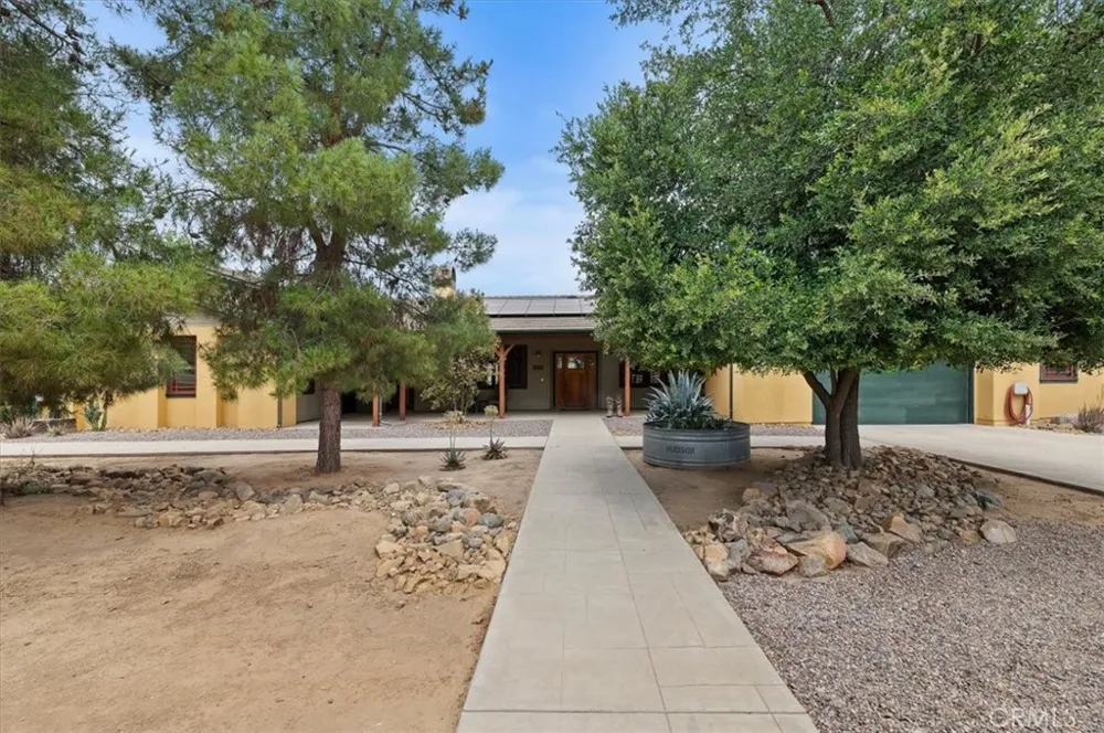 16420 Rocky Glen Road Lake Mathews, CA 92570