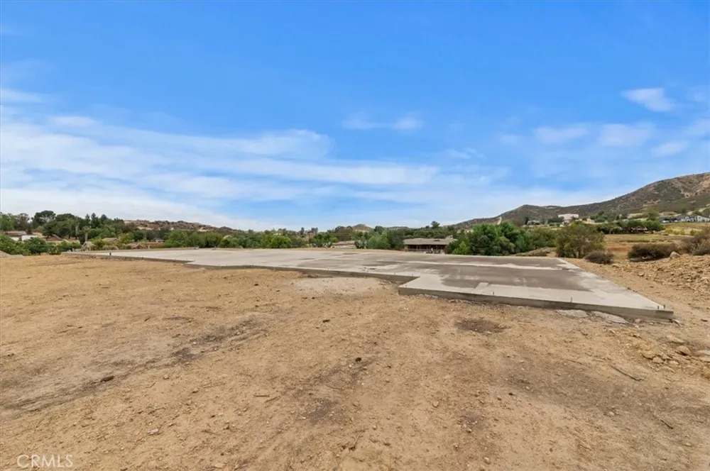 16420 Rocky Glen Road Lake Mathews, CA 92570