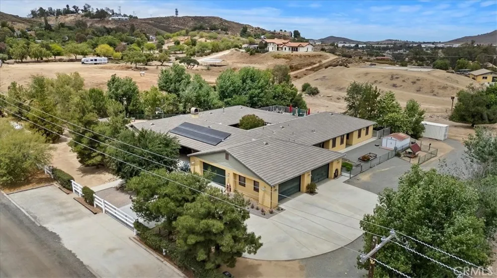 16420 Rocky Glen Road Lake Mathews, CA 92570