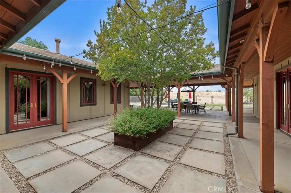 16420 Rocky Glen Road Lake Mathews, CA 92570