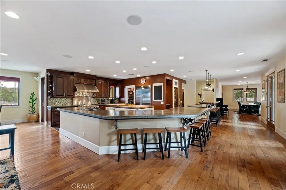 16420 Rocky Glen Road Lake Mathews, CA 92570