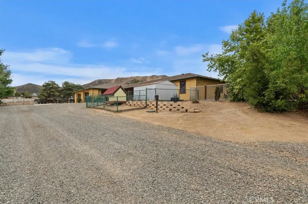 16420 Rocky Glen Road Lake Mathews, CA 92570