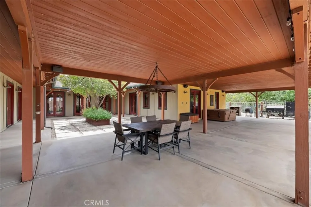 16420 Rocky Glen Road Lake Mathews, CA 92570
