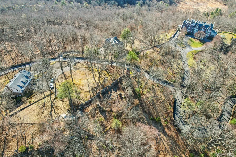 Serpentine Road Tuxedo Park, NY 10987