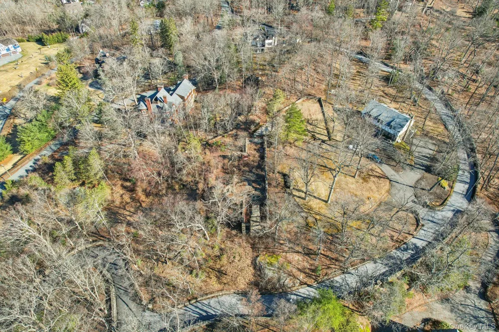 Serpentine Road Tuxedo Park, NY 10987