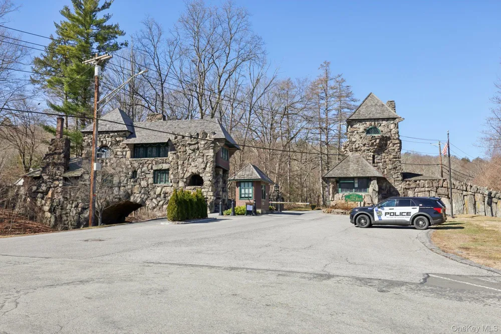 Serpentine Road Tuxedo Park, NY 10987