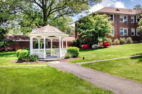 175 Bryant Avenue #1I