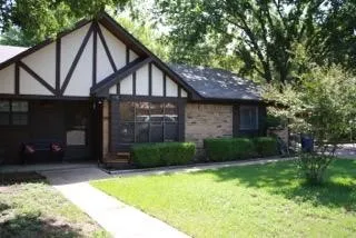 112 E Denton Drive