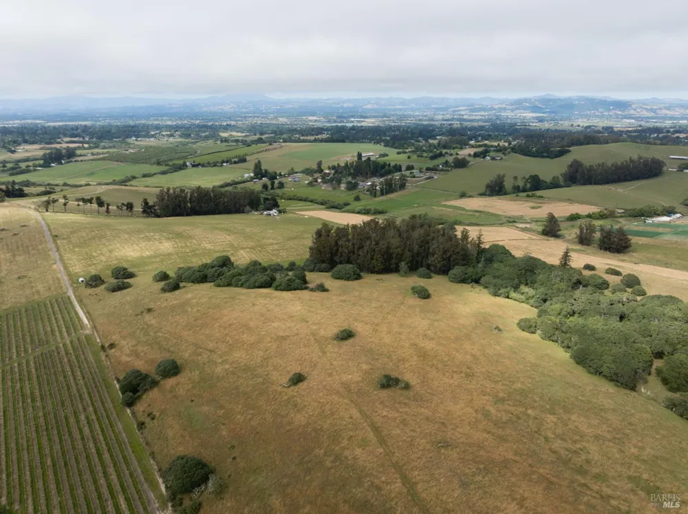 4855 Canfield Road Petaluma, CA 94952