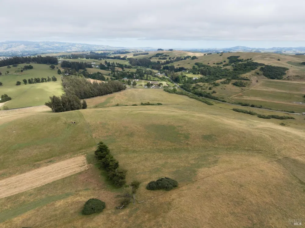 4855 Canfield Road Petaluma, CA 94952