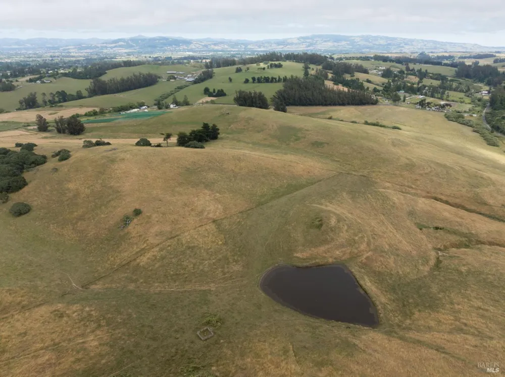 4855 Canfield Road Petaluma, CA 94952