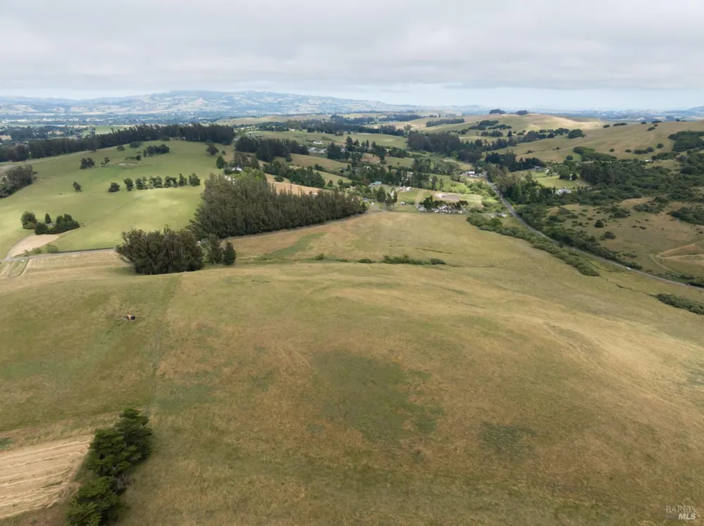 4855 Canfield Road Petaluma, CA 94952