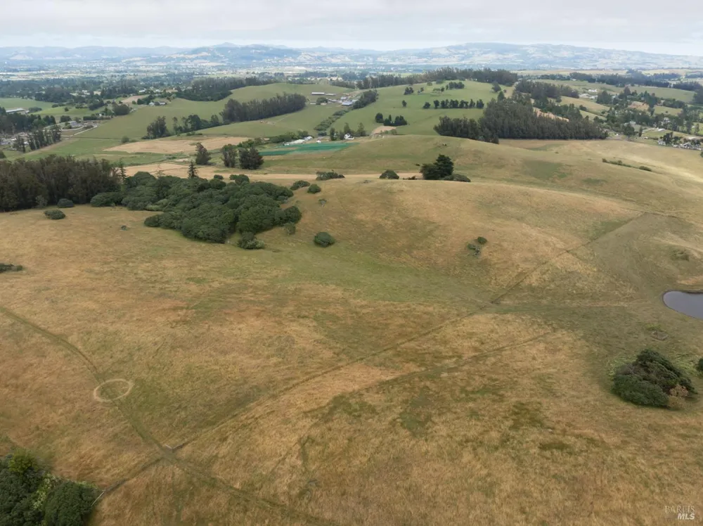 4855 Canfield Road Petaluma, CA 94952