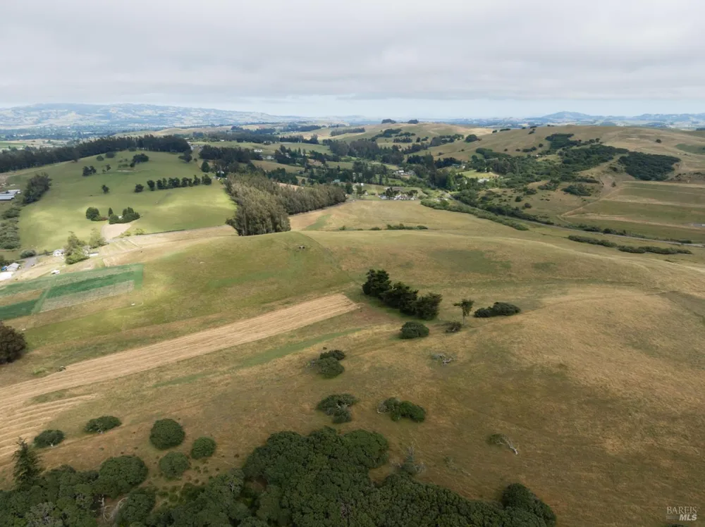 4855 Canfield Road Petaluma, CA 94952