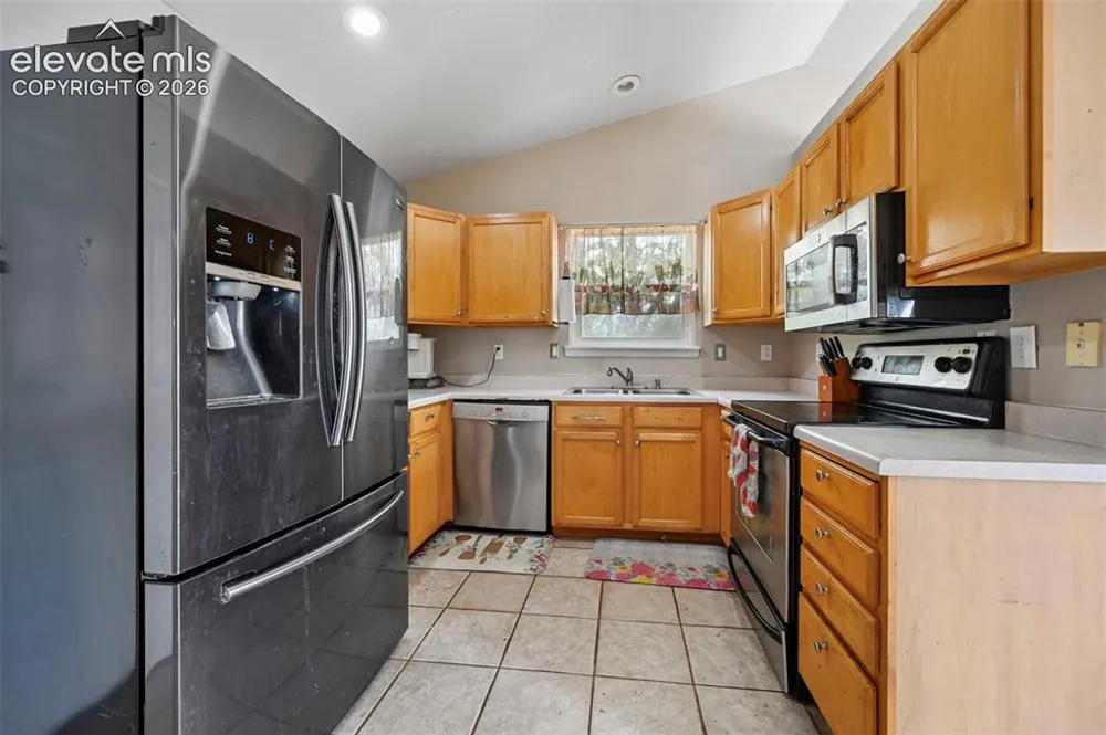 979 S Alexis Lane Pueblo, CO 81007