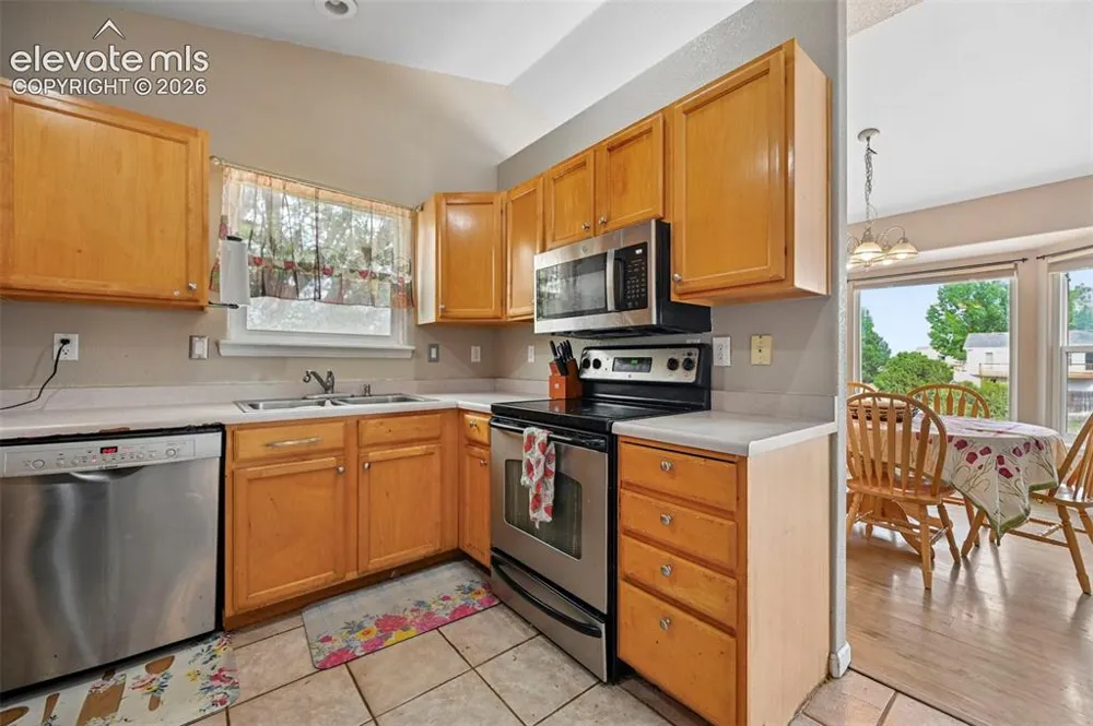 979 S Alexis Lane Pueblo, CO 81007