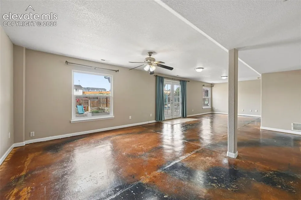 979 S Alexis Lane Pueblo, CO 81007