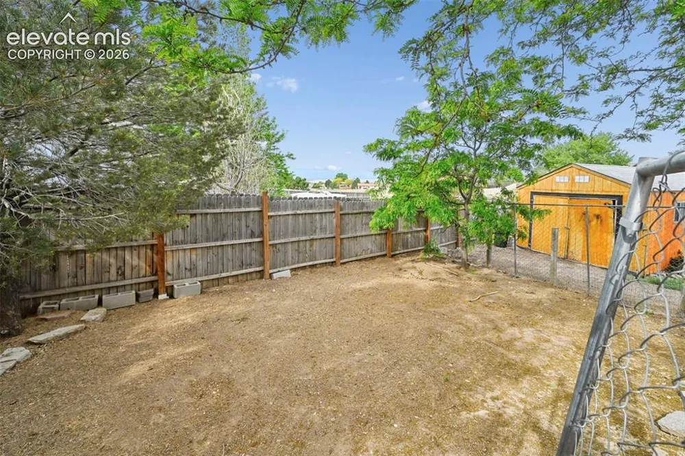 979 S Alexis Lane Pueblo, CO 81007