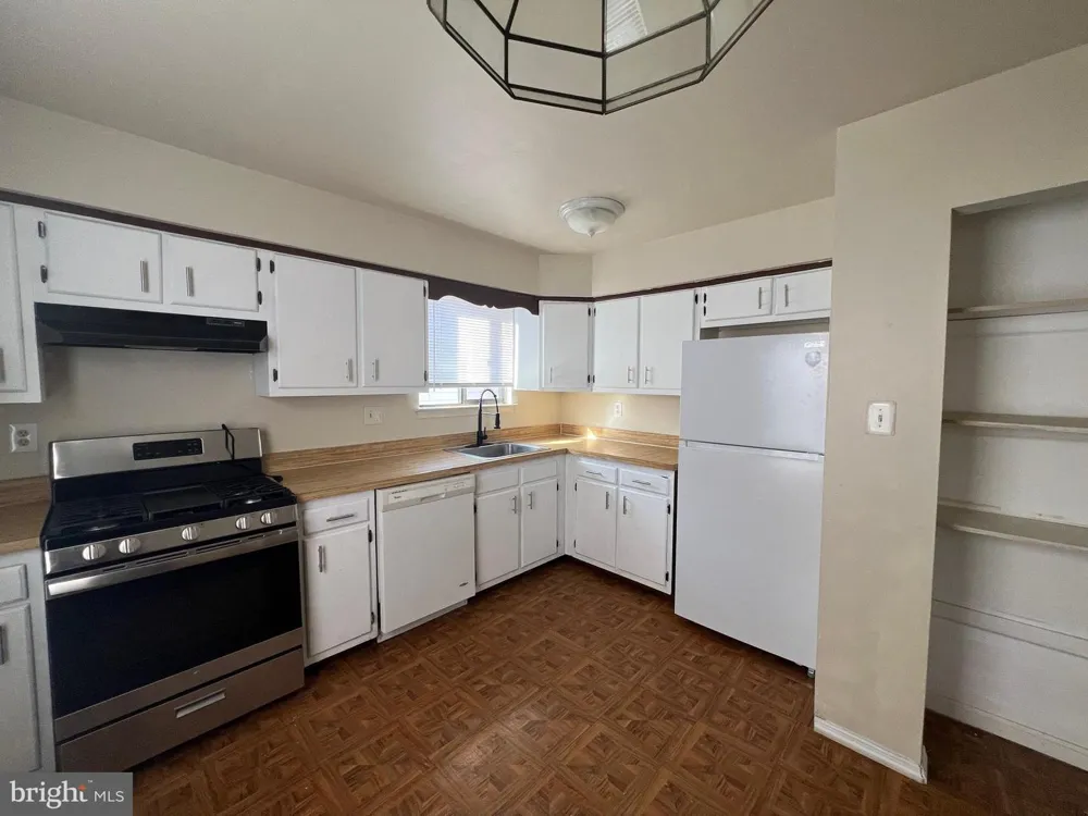 785 JARVIS ROAD #B Sicklerville, NJ 08081