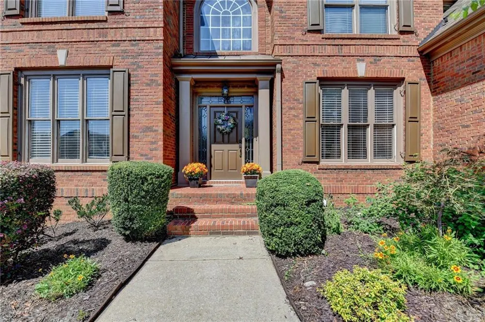1458 Edenfield Pte Cumming, GA 30041