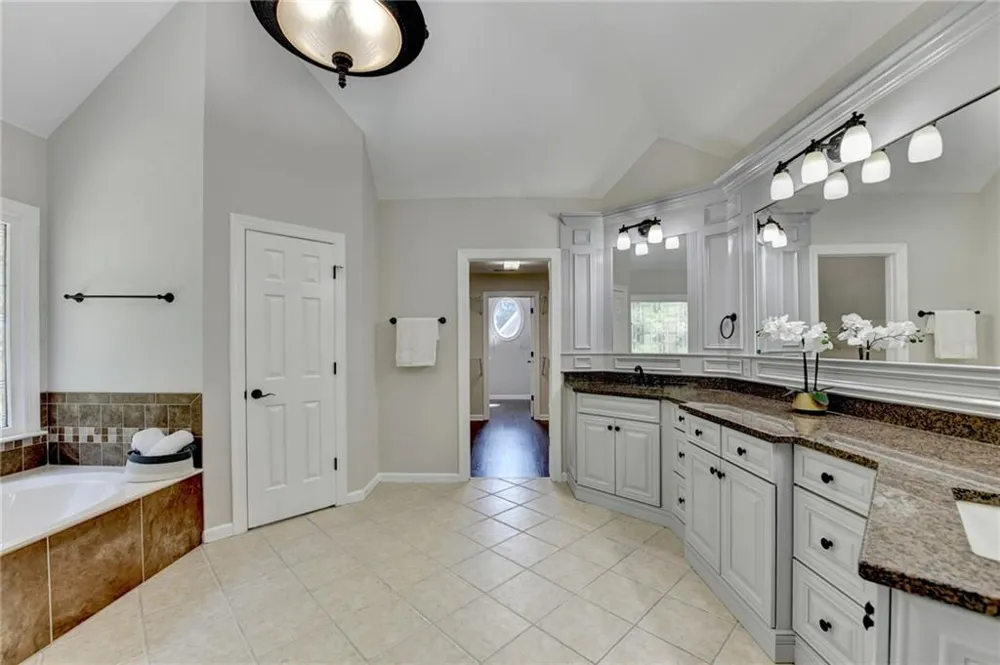 1458 Edenfield Pte Cumming, GA 30041