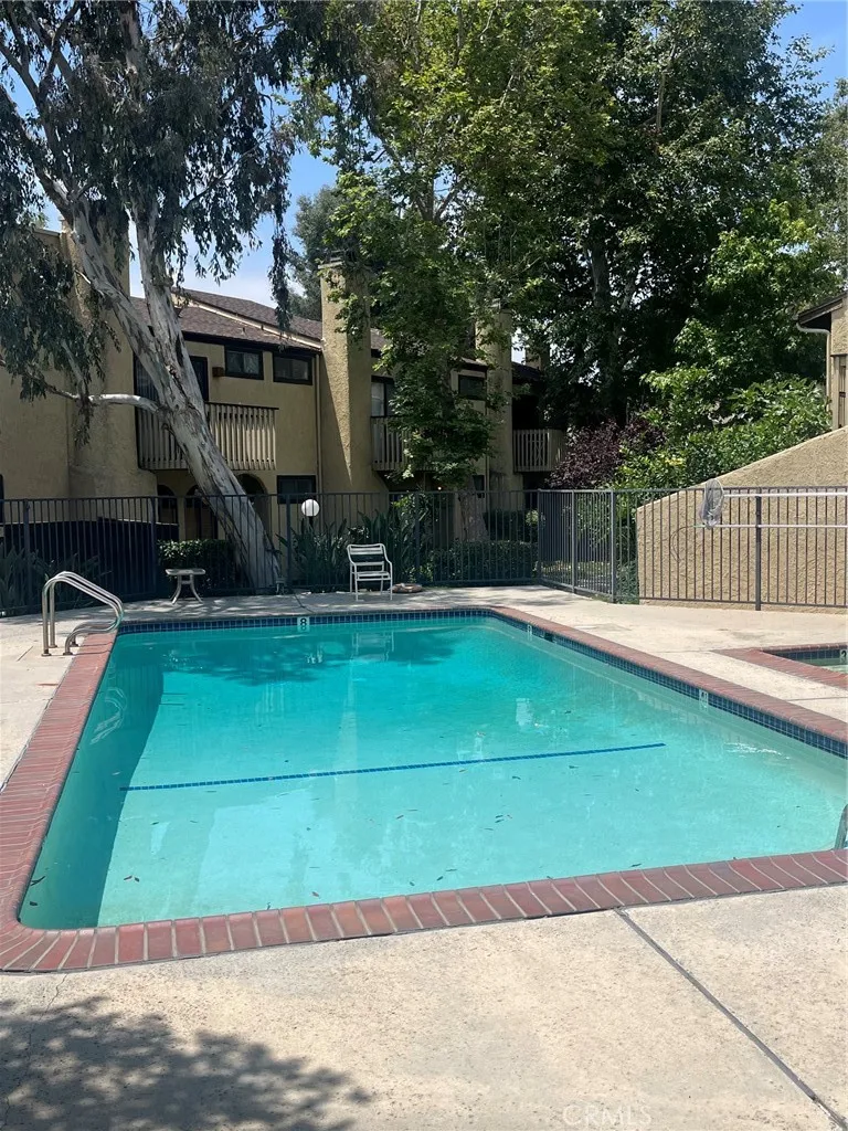 6746 Encino Avenue #2 Lake Balboa, CA 91406