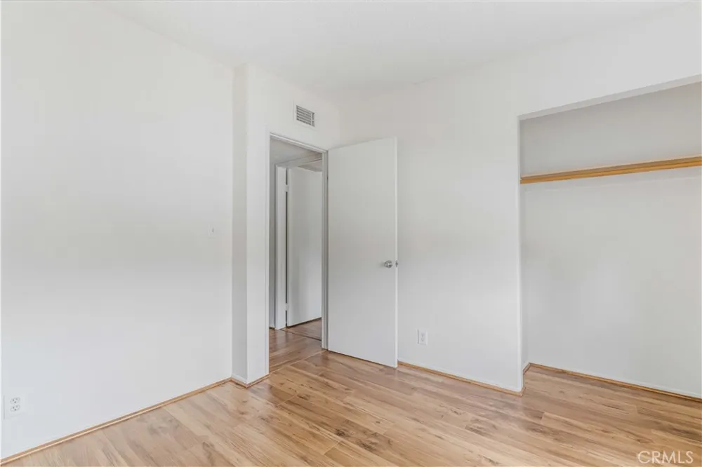 6746 Encino Avenue #2 Lake Balboa, CA 91406