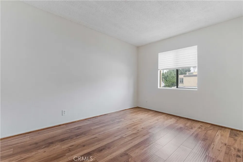 6746 Encino Avenue #2 Lake Balboa, CA 91406