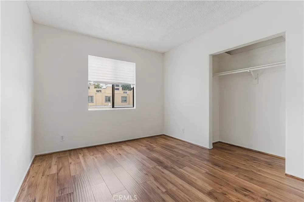 6746 Encino Avenue #2 Lake Balboa, CA 91406