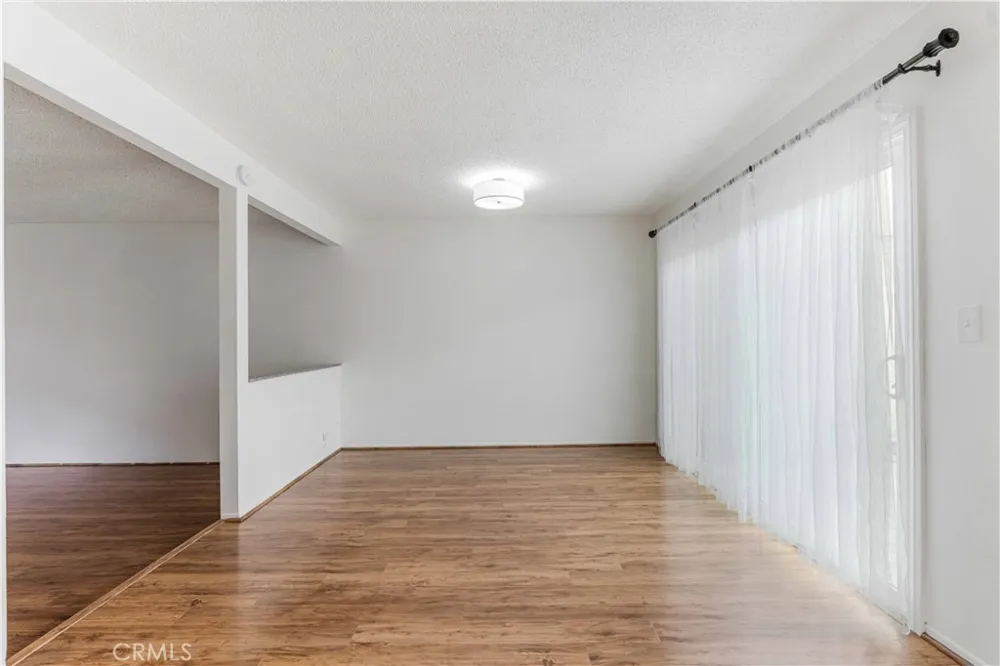6746 Encino Avenue #2 Lake Balboa, CA 91406