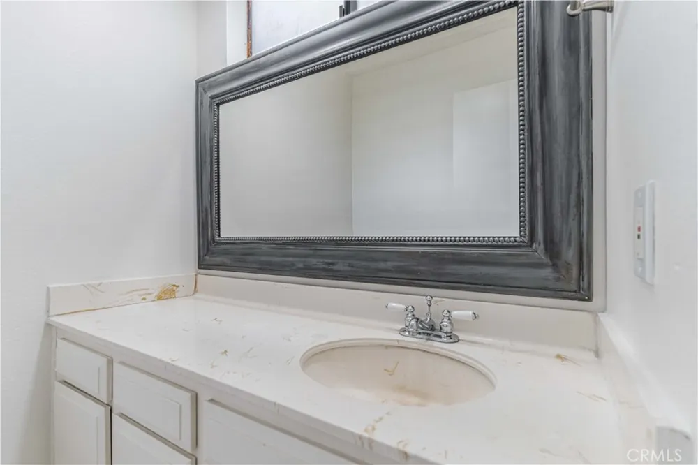 6746 Encino Avenue #2 Lake Balboa, CA 91406