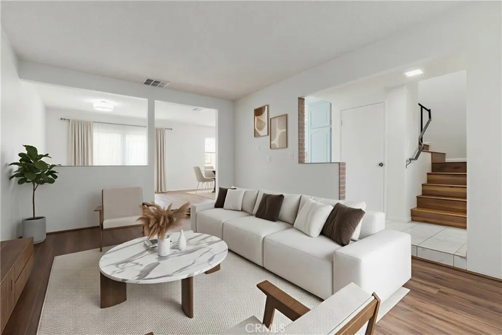 6746 Encino Avenue #2 Lake Balboa, CA 91406