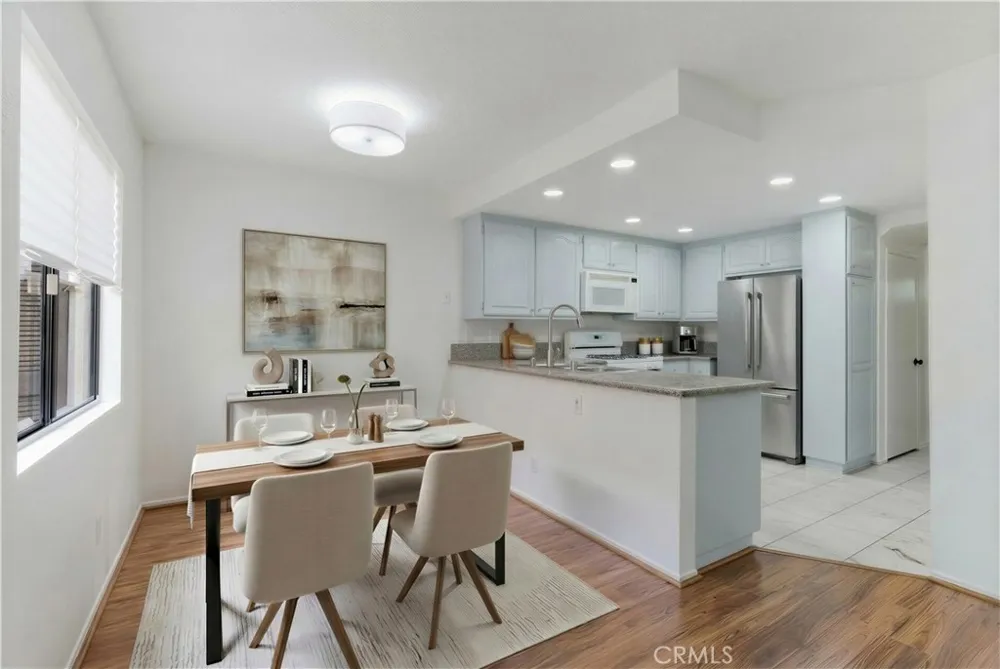 6746 Encino Avenue #2 Lake Balboa, CA 91406