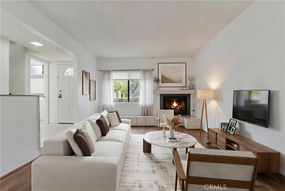 6746 Encino Avenue #2 Lake Balboa, CA 91406