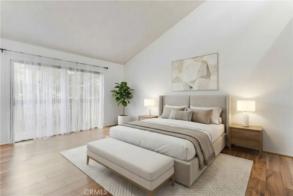 6746 Encino Avenue #2 Lake Balboa, CA 91406