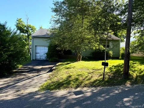 1 Catalpa Drive