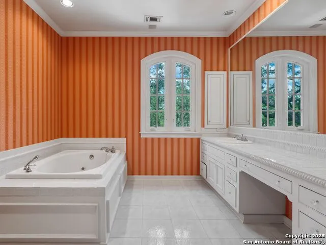 100 Tomahawk Trail San Antonio, TX 78232