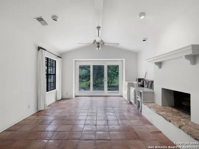 100 Tomahawk Trail San Antonio, TX 78232