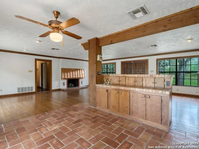 100 Tomahawk Trail San Antonio, TX 78232