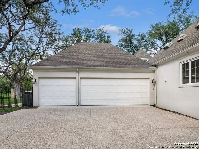 100 Tomahawk Trail San Antonio, TX 78232