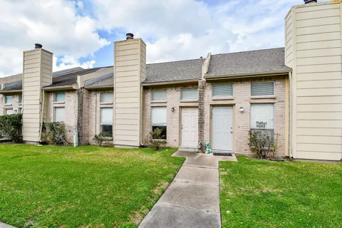 3007 Creekview Drive