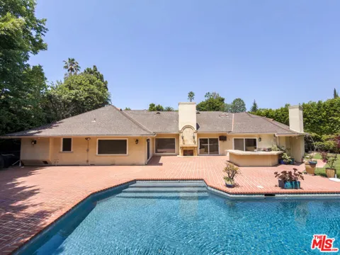 1094 Garden Lane